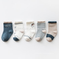 2019 calcetines 100% orgánicos del bebé del algodón 100% suaves de encargo recién nacidos de la venta caliente